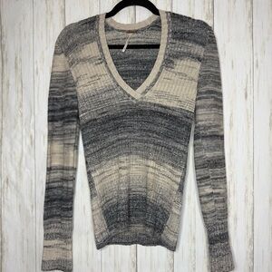 Free People Gray Cream Linen blend V-Neck Sweater Medium